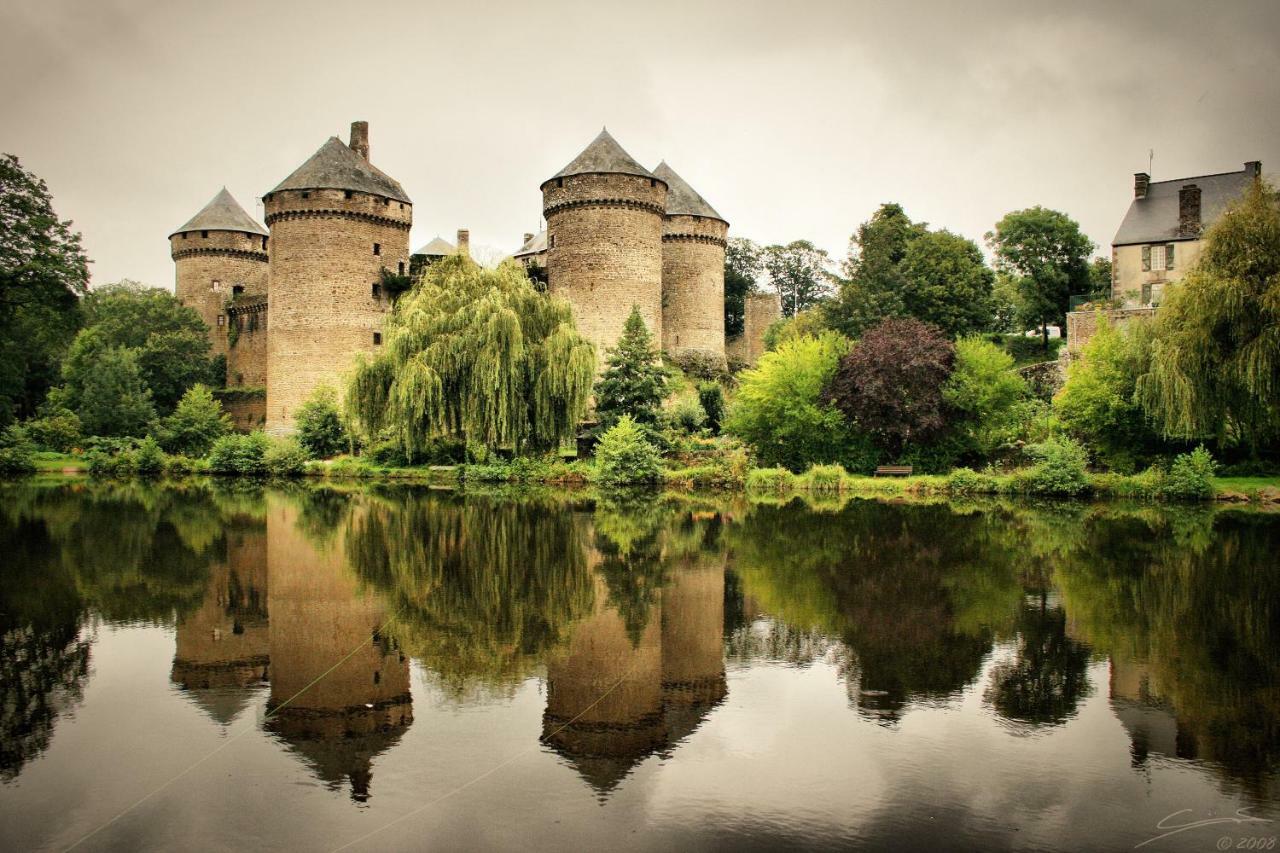 Logis de la Helberdière Cossé-en-Champagne Buitenkant foto